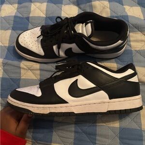 Nike Women's Black and White Low-Top Sneakers